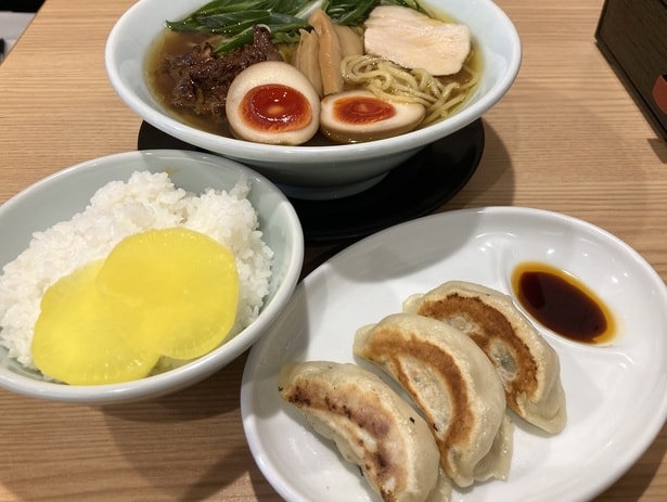 「餃子セット」(餃子3個480円、餃子6個800円)