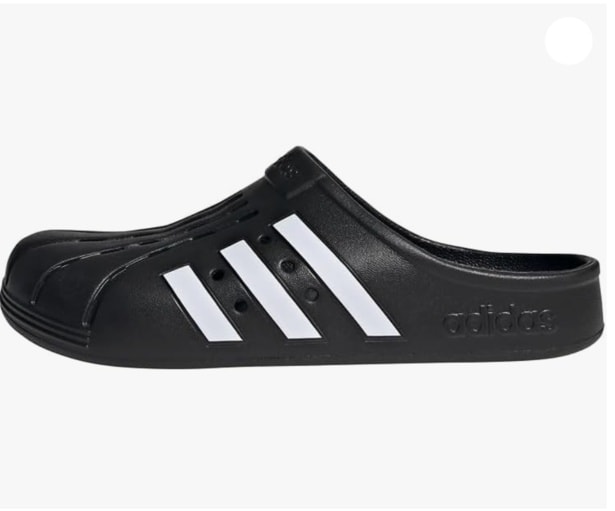 スリッパの軽快さと、スニーカーの安心感。その融合がここにある【アディダス】のスポーツサンダルがAmazonに登場中‼