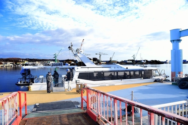 マリンゲート塩釜から、市営汽船で浦戸諸島に出勤