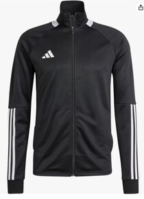 着るだけでおしゃれに整う、アスレジャーの王道セットアップ。【アディダス】のジャージがAmazonに登場中‼