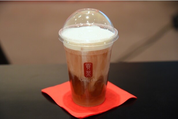 「TEACRAFT」の第1弾として販売される「ストロベリー&ローズ ダージリン ミルフォティー」