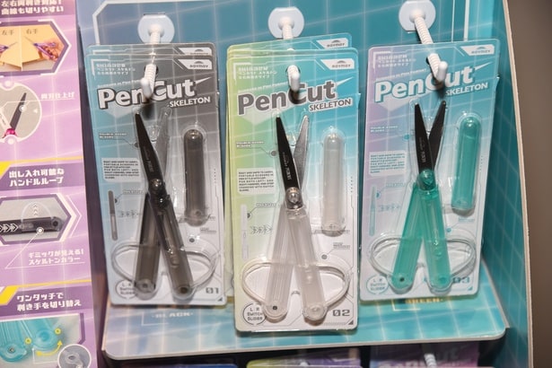 「ペンカット スケルトン」は全6色が発売