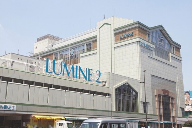 「ルミネ新宿 LUMINE2」7階に劇場「ルミネtheよしもと」があり、よしもと芸人のお笑い公演を毎日開催