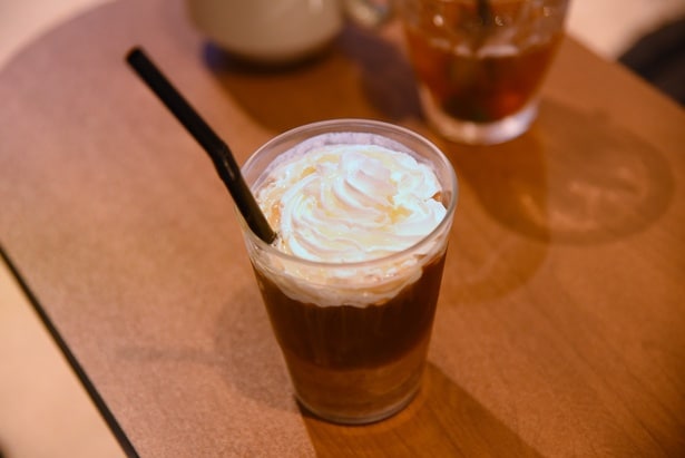 カプセル入りメンソール系×アレンジコーヒー「ストロベリー ハニー ラテ」