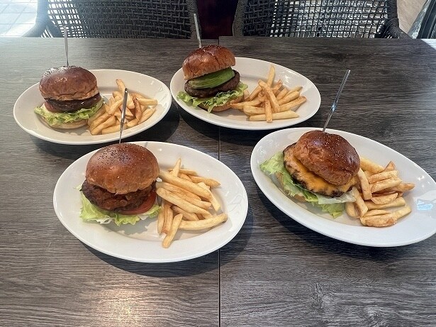 4つのバーガーから選べる