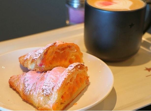 「スターバックス リザーブ カフェ東京スカイツリータウン30F店」で春の“サクラ ディップ”体験！