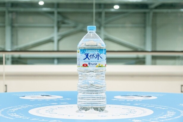 【写真】今回の工場見学ツアーでは、2リットルの製造ラインが見学できる