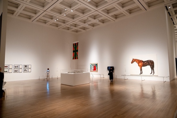 「第1章　ブロークン・イングリッシュ ― ニュージェネレーションの登場」の展示風景