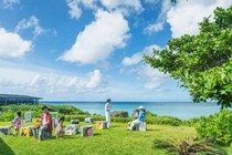 沖縄の自然×アート！星野リゾートプロデュースの海カフェで“五感で楽しむ”絶景カフェイベントが5月24日まで開催中