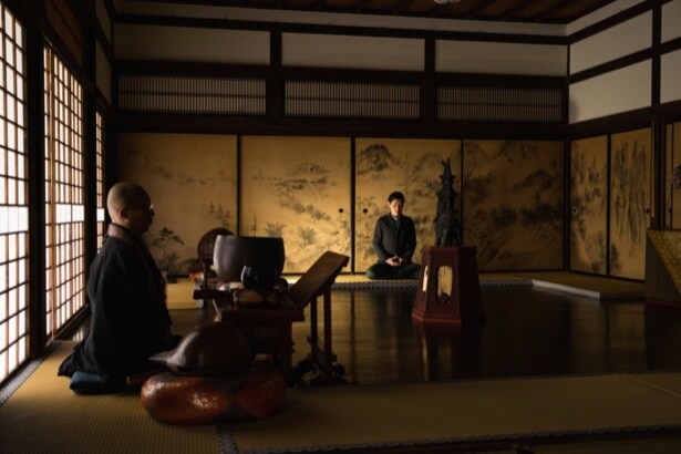 大徳寺瑞峰院での朝のお勤め
