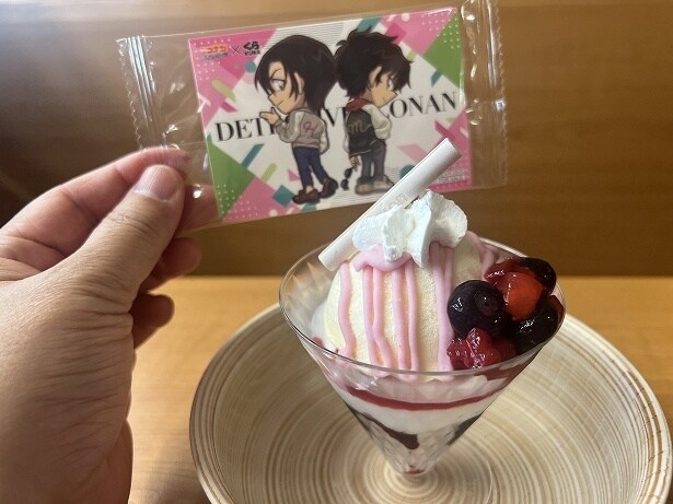 オリジナルステッカーが付いている