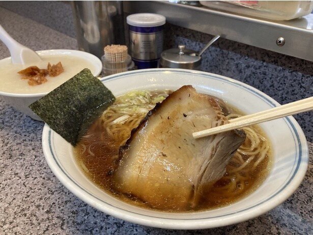 チャーシューだけでも美味!「チャーシュー2枚(追加)」(350円)のほか、「おつまみチャーシュー」(700円)もある