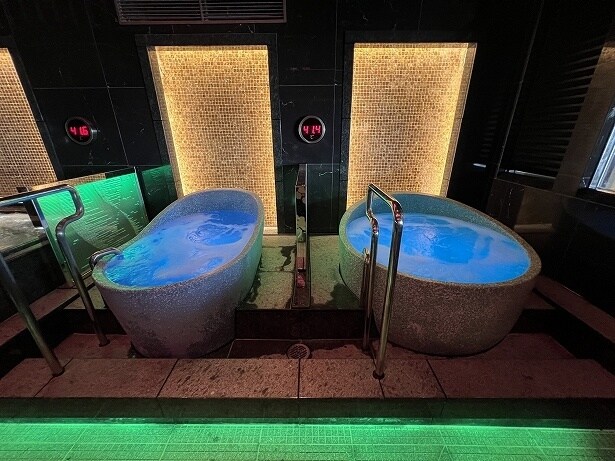 男性浴室の「壺湯」
