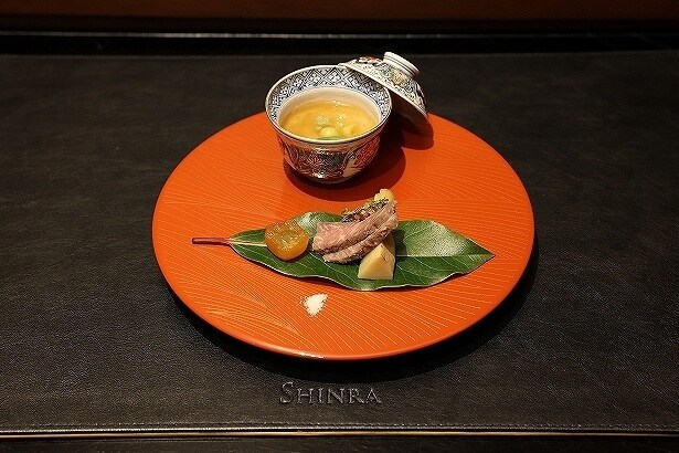 先付は鰆蕪蒸し、飛騨牛モモ肉柚子風味塩麹漬