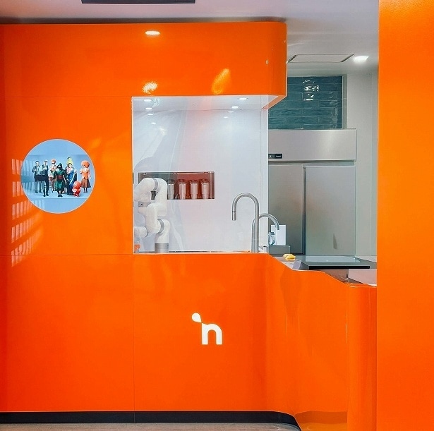 鮮やかなオレンジ色がキーカラーの「NOMU Shibuya」