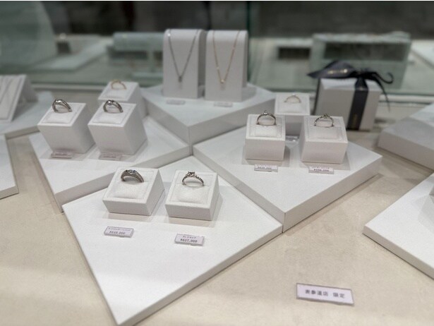 OREFICE 表参道店限定のジュエリー。そのとき限りの宝石との出合いがある