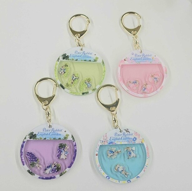 「フレークキーホルダー」(各1100円)