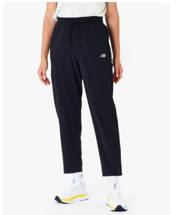 軽やかに動けて、すっきり見え！毎日に寄り添うストレッチジョガー【ニューバランス】のパンツがAmazonに登場中‼