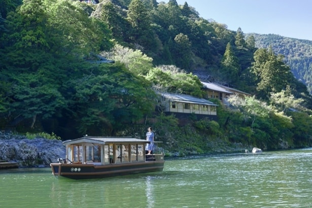 貸し切りの送迎船で余韻に浸る