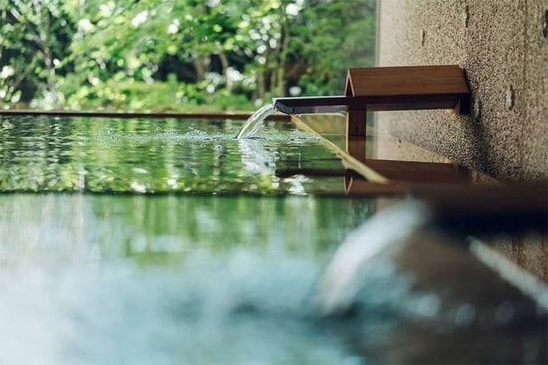 重曹成分を含む湯が、体を芯から温め、肌を滑らかに整える