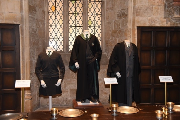 各寮の制服も展示されている