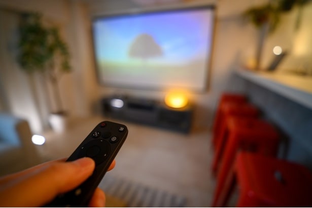 最新ホームシアターシステムで映画館さながらの臨場感＆没入感を