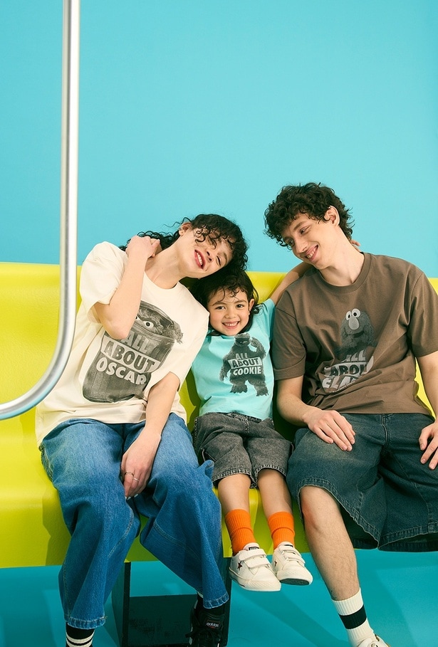 「モノクロフォトTシャツ」(大人各5940円、キッズ各4620円)