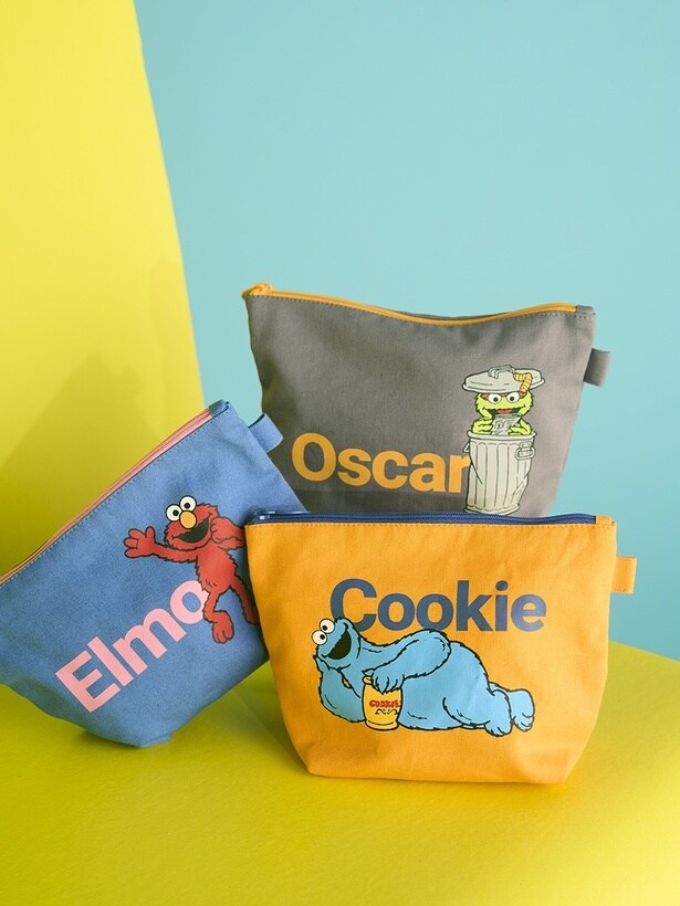 「キャンバスポーチ」(各2970円)