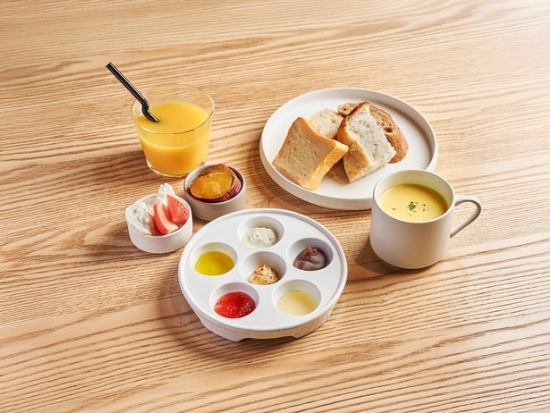 POINT ET LIGNE(1階)の「プチポワン」1210円