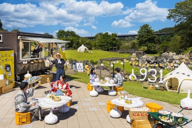 にんにく尽くしの空間でにんにくとビールを満喫できるビアガーデン