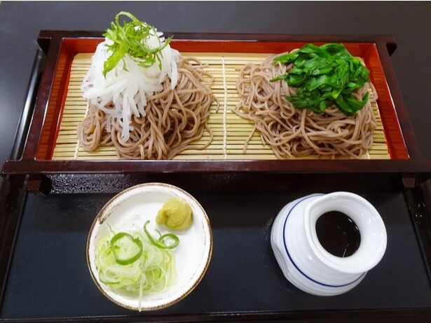 みかも庵「大根そば＆ニラそば 合盛り」(880円) 