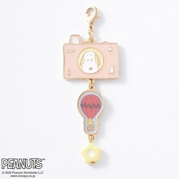 「レディース チャーム」(各979円)