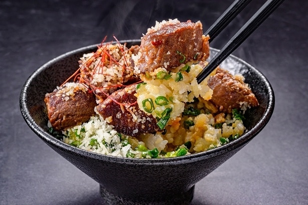 【写真】「牛恋」(東京都渋谷区)の「肉フェス限定 チーズさいくぅ～丼」