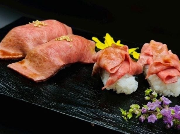  「肉フェスキッチン」(肉フェス公式) の「松坂牛 肉寿司4貫」