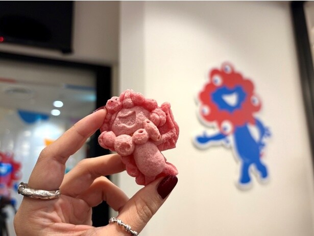 ミャクミャク＆おいも尽くしの「EXPO2025 オフィシャルカフェ」がオープン！大阪・関西万博の人気スイーツやオリジナルメニューが登場