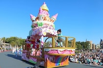 【東京ディズニーランド】“スウィーツの世界”に！パレード主役は映画『シュガー・ラッシュ』のヴァネロペ