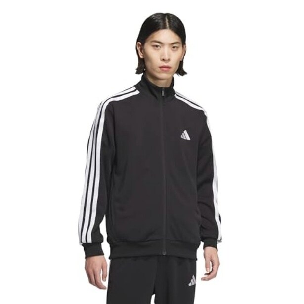 動いても、羽織ってもバッチリ似合う。快適さとスタイルを両立する一着【アディダス】のジャージがAmazonに登場中‼