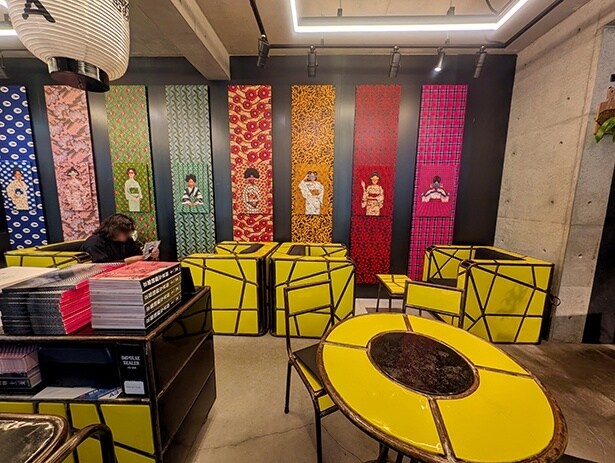 出町桝形商店街の中にある、ギャラリー兼カフェ「DELTA」