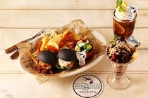 スヌーピーのテーマカフェ「PEANUTS Cafe」10周年記念！ジョー・クール扮するスペシャルメニュー3種が登場