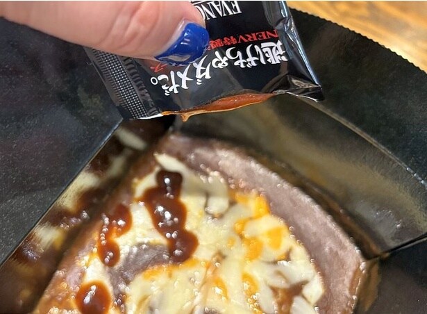 かなり刺激的なカレー。ひと口ごとに「逃げちゃダメだ」の名セリフがよぎるような、背中を押される味わいだ