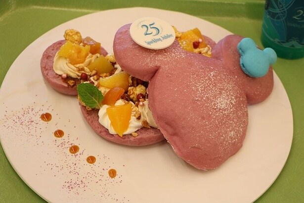 【写真】「チックタック・ダイナー」の「東京ディズニーシー25周年“スパークリング・ジュビリー”スペシャルセット」