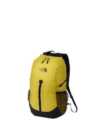 旅先での荷物問題を即解決。軽量で持ち運びに便利な【ザ・ノース・フェイス】デイパックがAmazonで販売中！