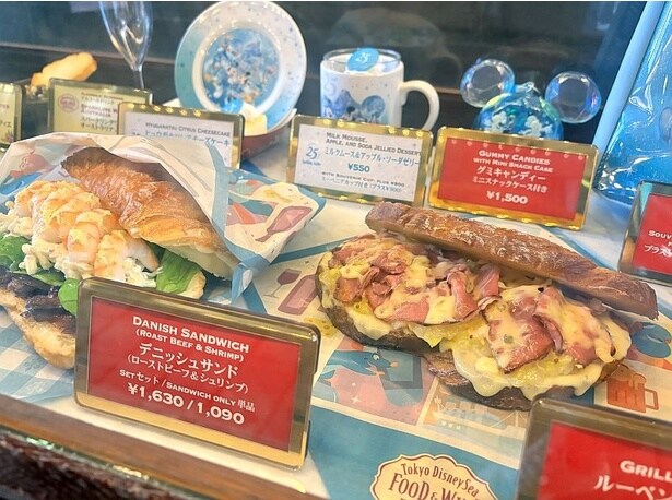 「デニッシュサンド」、「ルーベン・ホットサンド」のパッケージにもレミーが描かれている