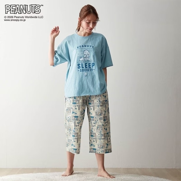 「動きやすくて気持ちがいい。デザインが可愛い、天竺トップスと布帛パンツのパジャマ(スモーキーサックス)」(4990円)
