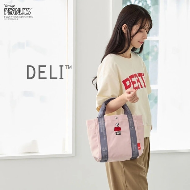 スヌーピーがドッグハウスの上でくつろぐシーンを集めた「ROOTOTE」の新作バッグ2型がかわいい!デイリーユースにぴったり