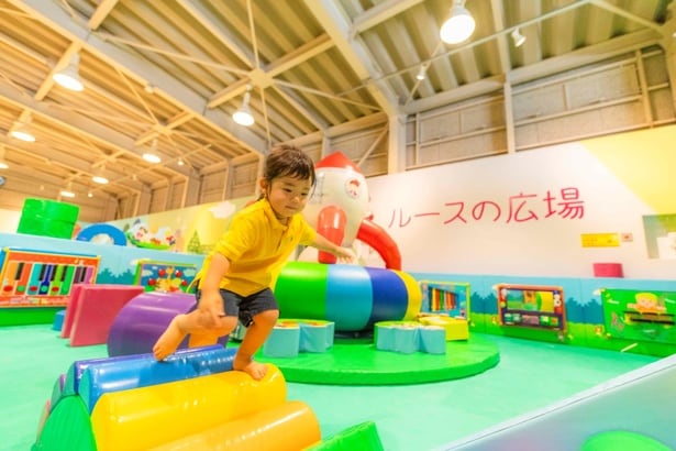 室内キッズエリア「ムースとルースの森」は、雨の日も元気いっぱい遊べる頼もしい存在