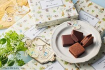ピーターラビット(TM)が「バニラビーンズ」と初コラボ！人気No.1スイーツ「ショーコラ＆パリトロ」に限定パッケージ、全5種チャーム付き