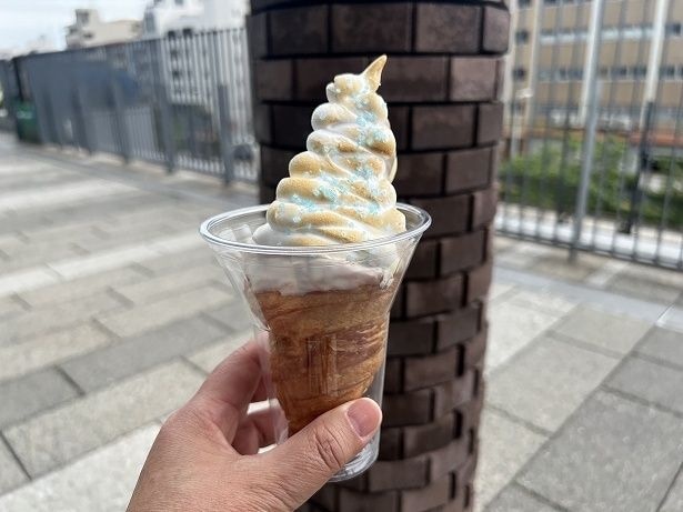 看板商品の「発酵バタークロワッサン」がベース