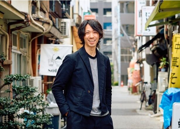 店主の土橋永司さん。幼いころはパティシエを夢見ており、今では自身の店でスイーツを手がけることも