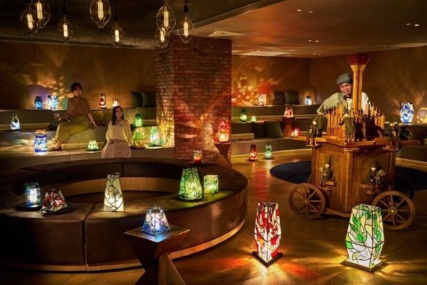 1日2回開催される手回しオルガンの演奏会